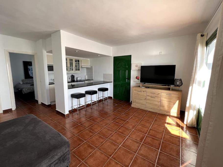 Casa Breen - Spacious 1 Bedroom Apartment In Matagorda With Communal Pool 티아즈 외부 사진